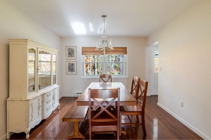 230 Middle Rd - Photo 7 of 18