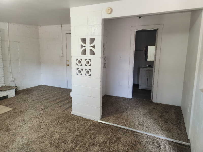 401 S 12th St #15 - Photo 2 of 9