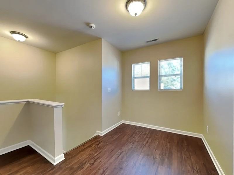 1433 Ujamaa Dr - Photo 2 of 11