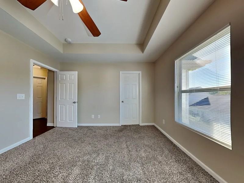 1433 Ujamaa Dr - Photo 7 of 11