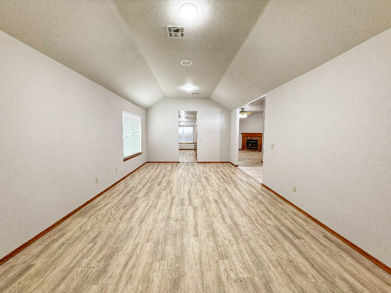 6605 Nw 134th St - Photo 3 of 20