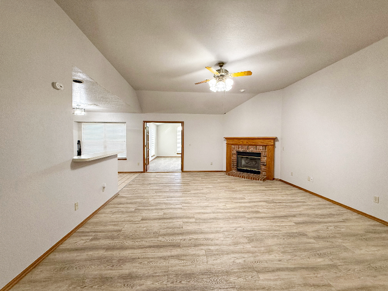 6605 Nw 134th St - Photo 6 of 20