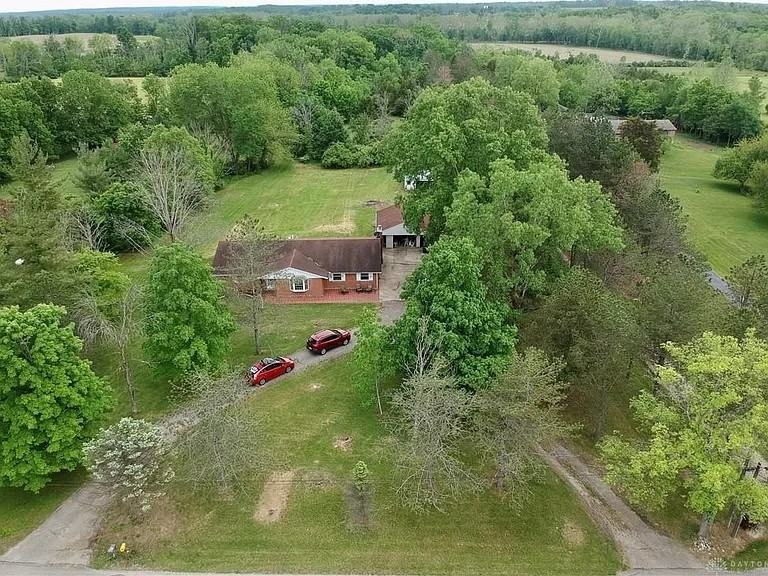 4792 Pyrmont Rd - Photo 2 of 15