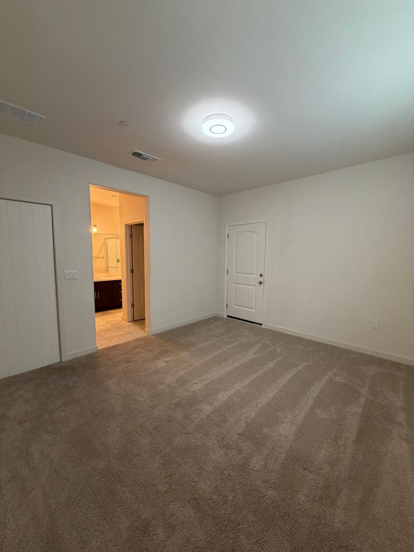 3130 Paxton St #B - Photo 2 of 4