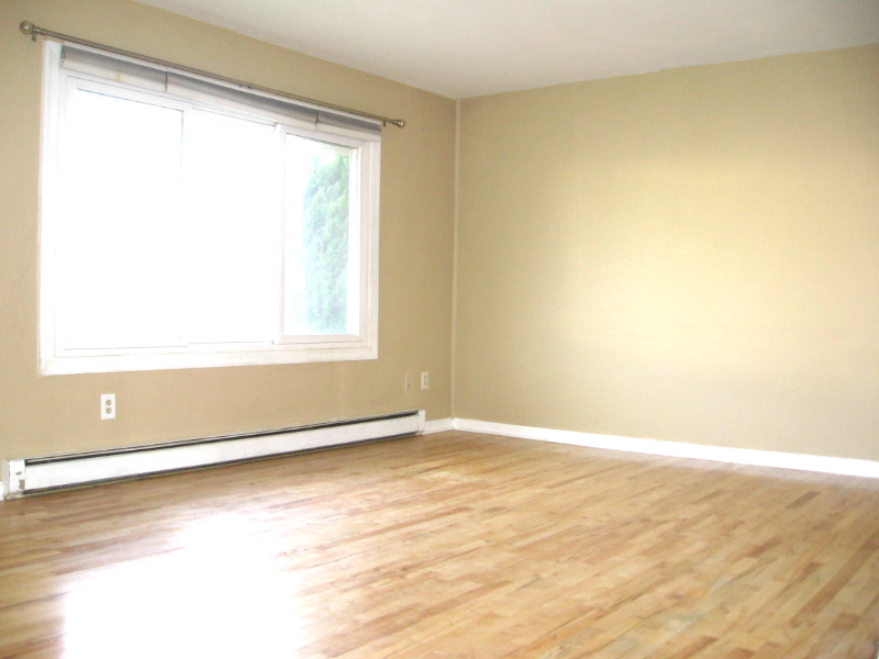 5664 Greens Dr - Photo 2 of 12