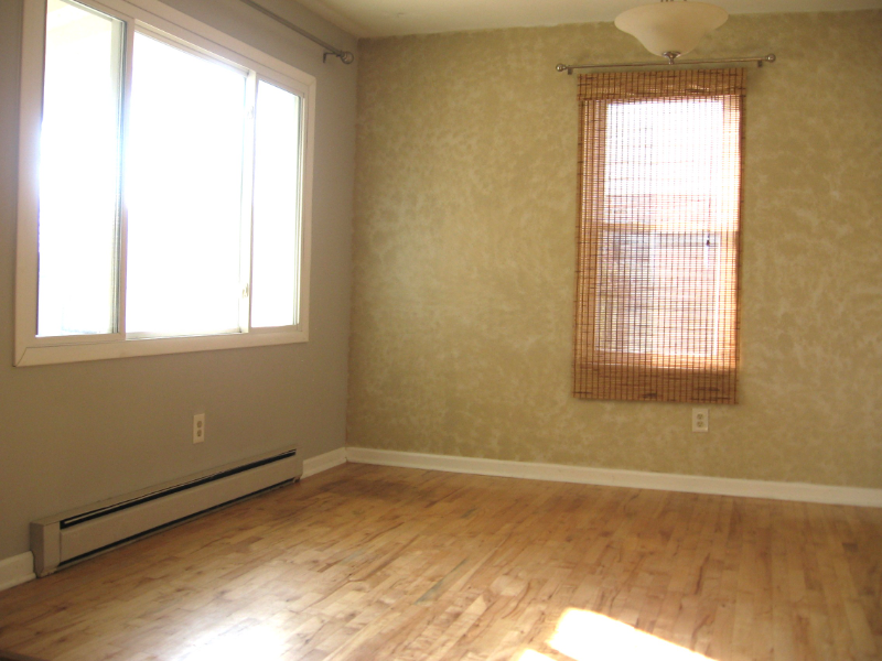 5664 Greens Dr - Photo 3 of 12