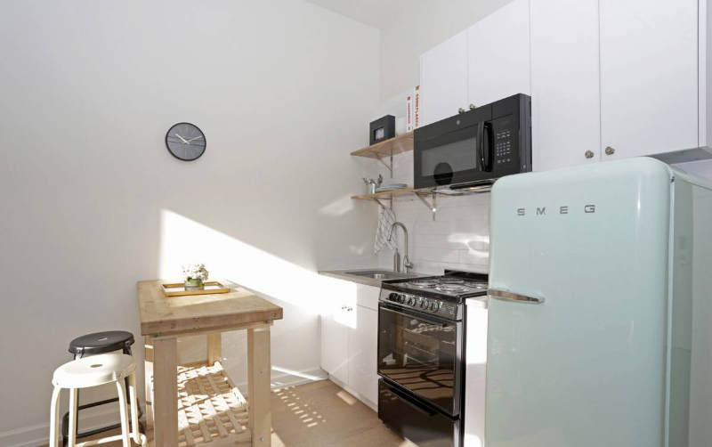 98 W Chicago Ave - Photo 2 of 10