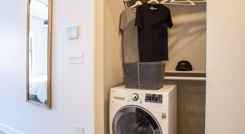 98 W Chicago Ave - Photo 4 of 10