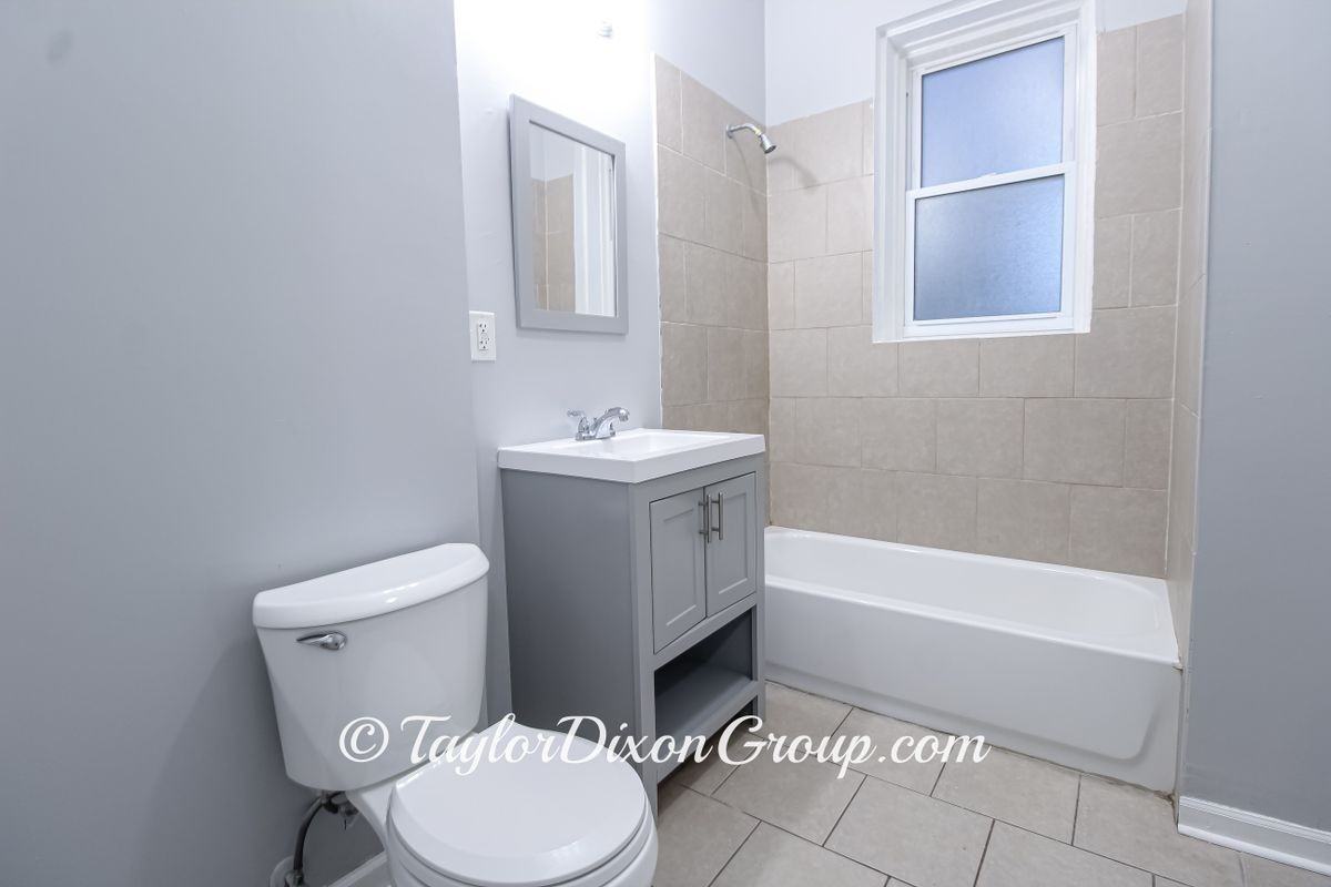 6611 S Greenwood Ave - Photo 2 of 21