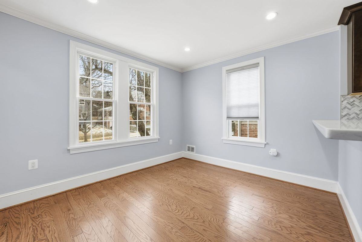 2111 32nd Pl Se - Photo 7 of 30