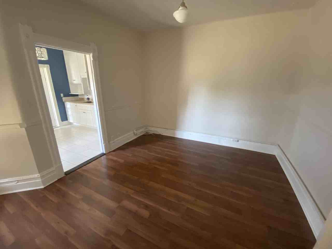 Avenue Mont-Royal - Photo 6 of 9