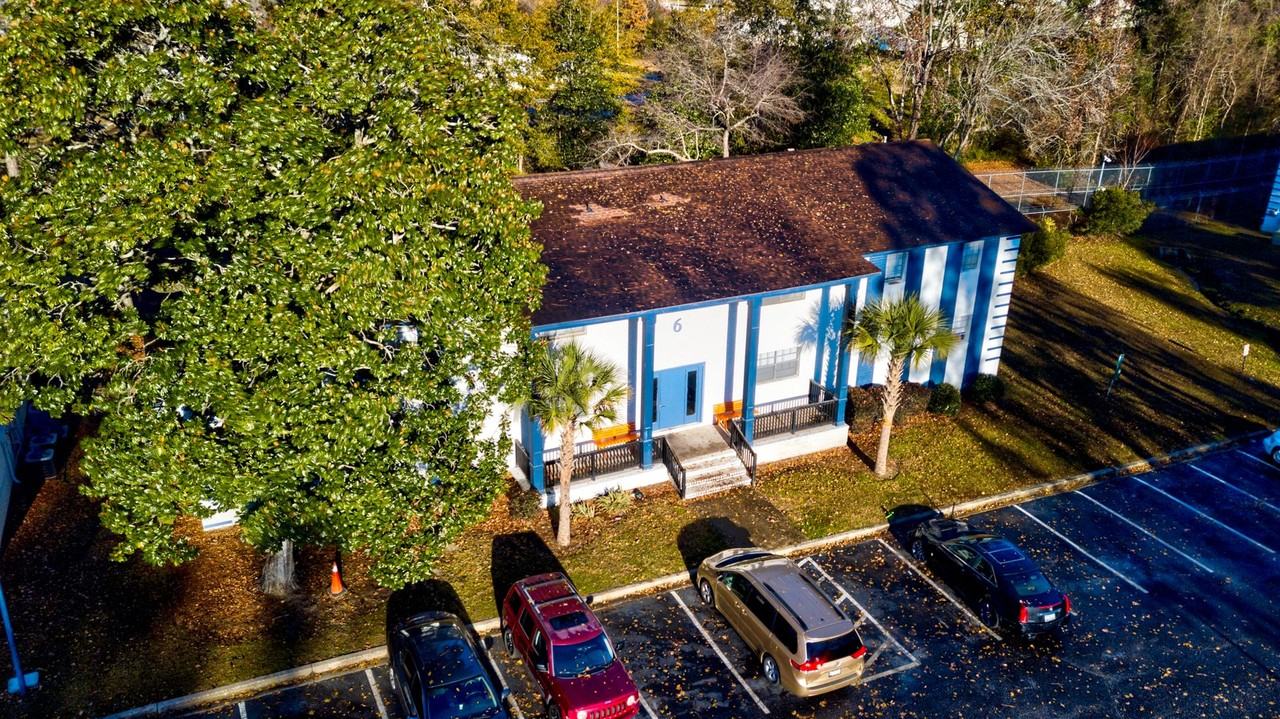 1100 River Road - Photo 2 of 14