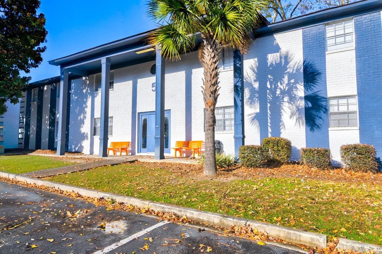 1100 River Road - Photo 3 of 14