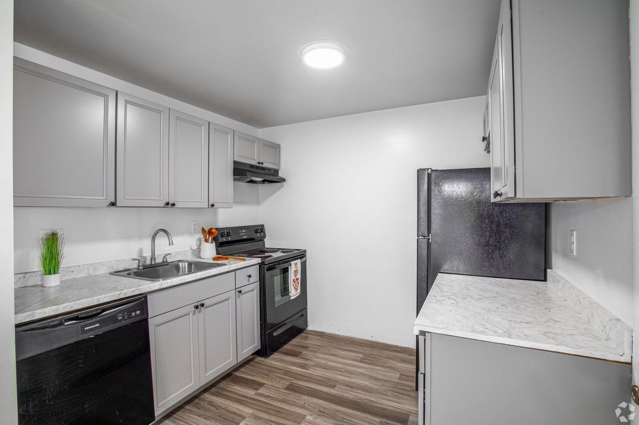 Patricia Court Apartments - Photo 6 of 29
