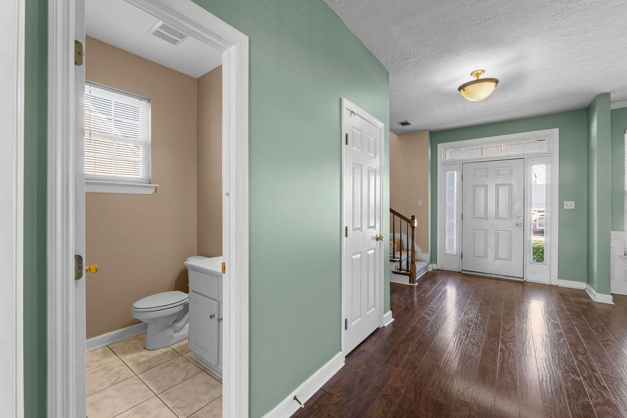 832 Prairie Ln - Photo 3 of 34