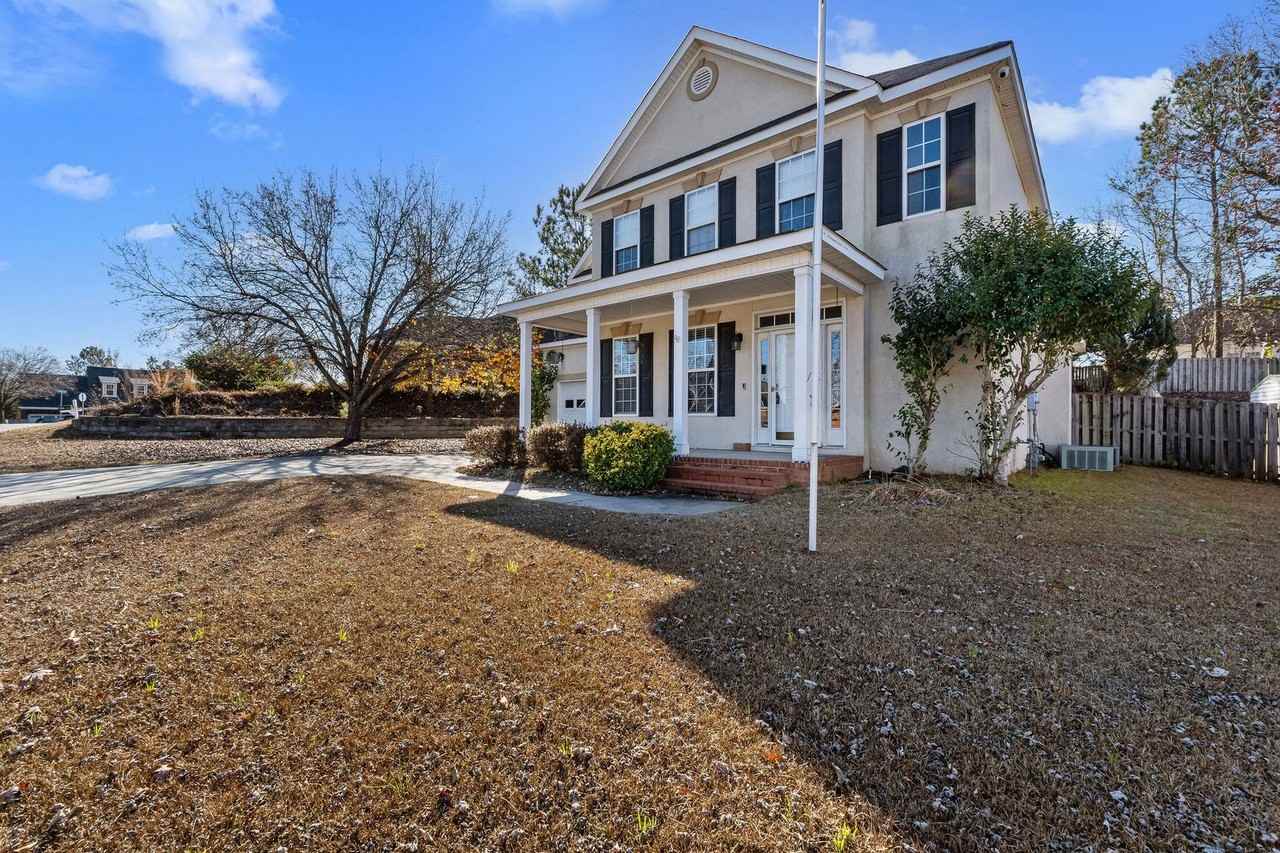 832 Prairie Ln - Photo 2 of 34