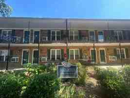 featured image of 1212 W Chapel Hill St