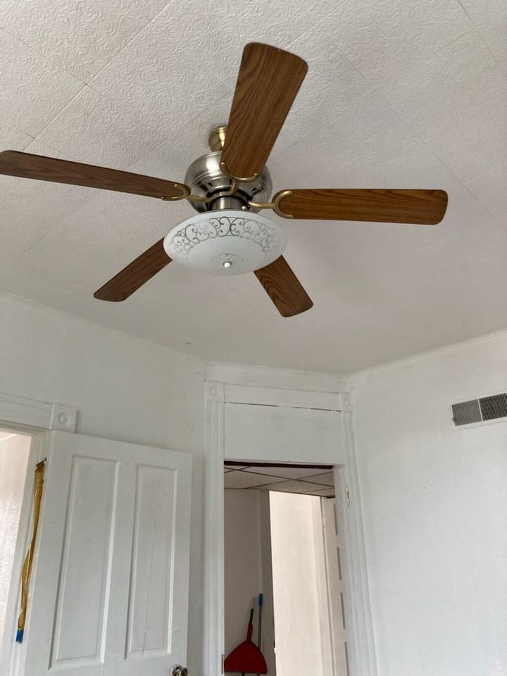 1340 Diana St #3 - Photo 4 of 17