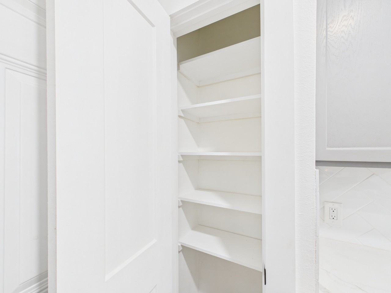 607 Foch St #B - Photo 4 of 14