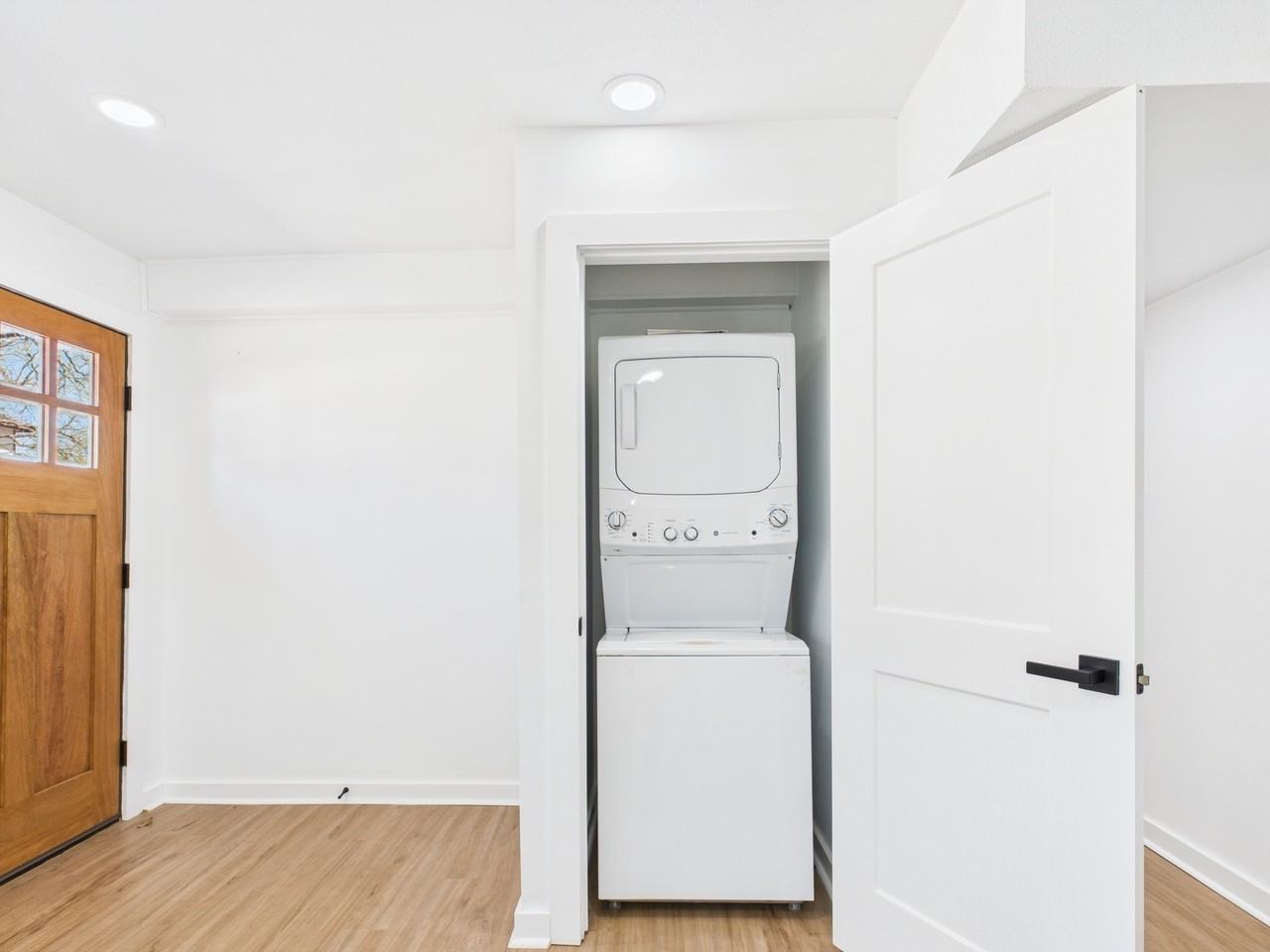 607 Foch St #B - Photo 5 of 14