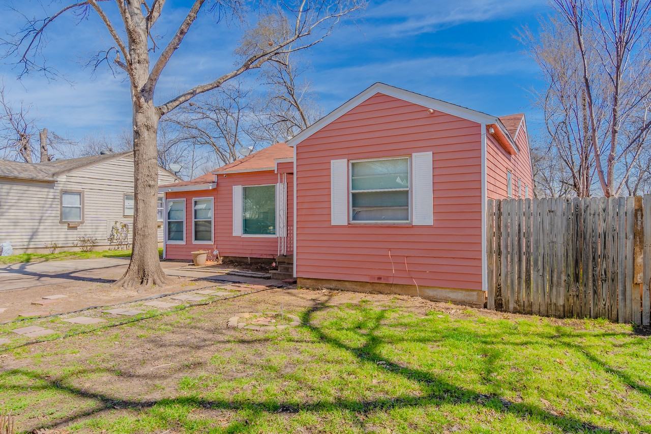 600 Ne 11th St #NA - Photo 3 of 32