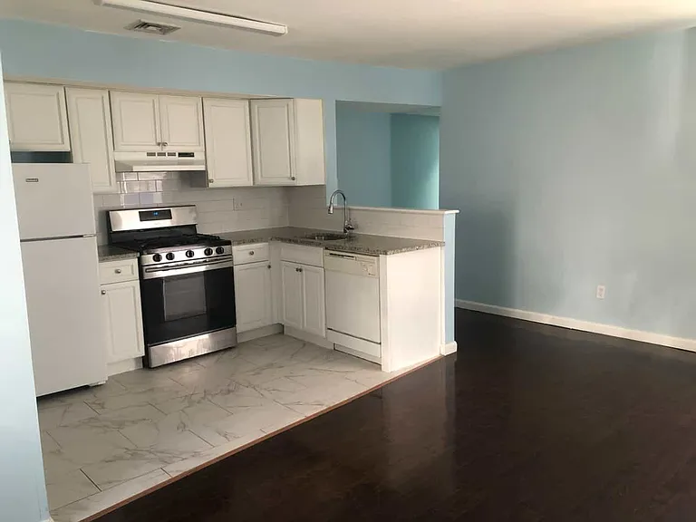 1034 Federal St #1 - Photo 3 of 7