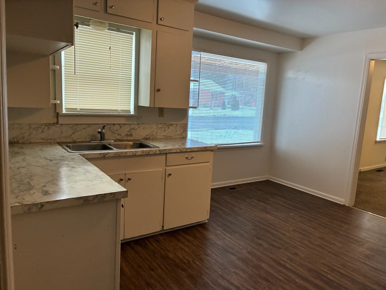 343 Martin St #NA - Photo 3 of 9