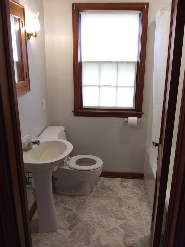 105 S Lindberg Ave #NA - Photo 6 of 10