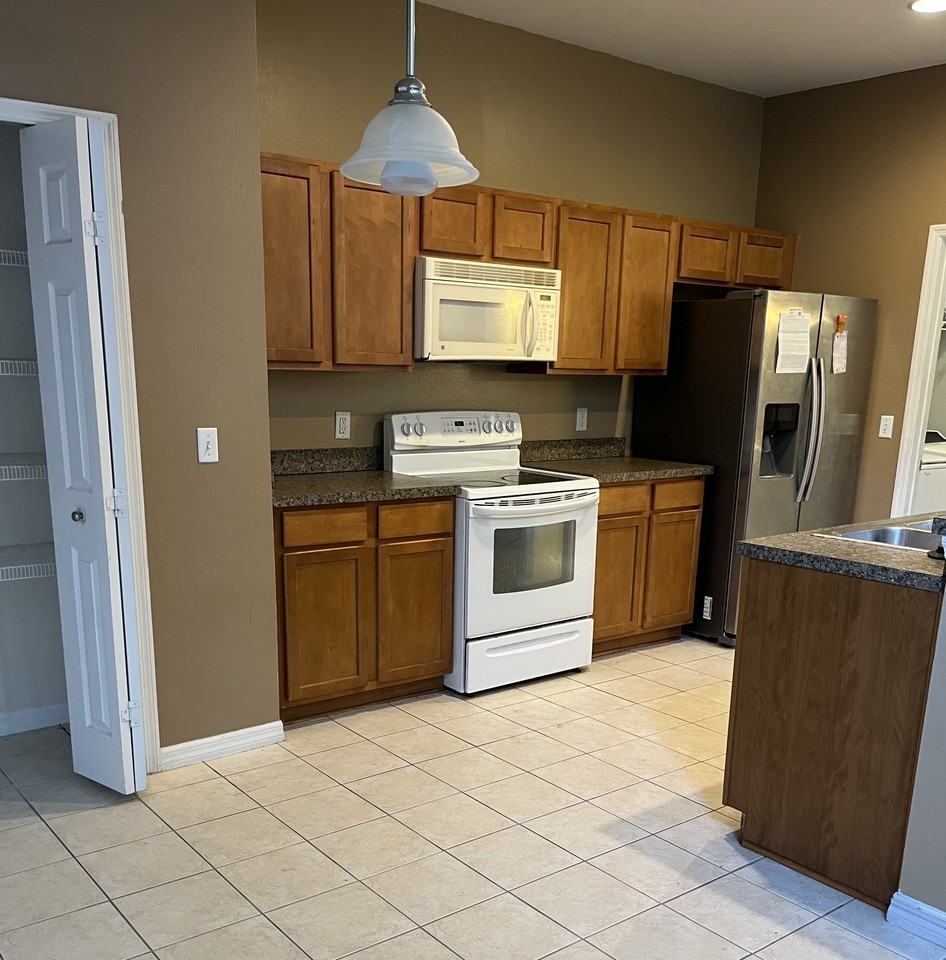 10043 Moorshire Cir #NA - Photo 2 of 14