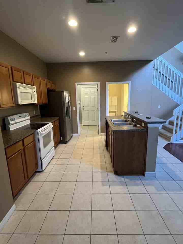 10043 Moorshire Cir #NA - Photo 3 of 14