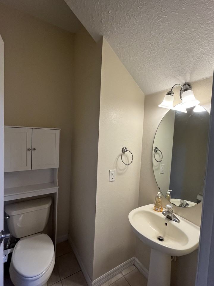 10043 Moorshire Cir #NA - Photo 7 of 14