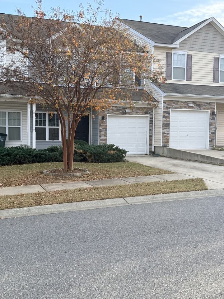 11152 Kanturk Ct #11152 - Photo 2 of 12