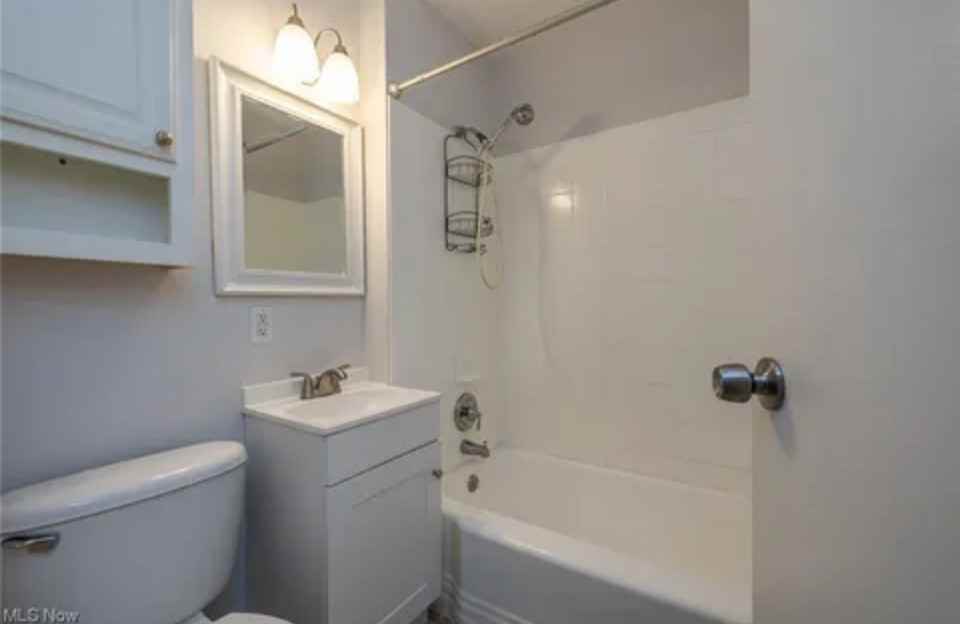 454 Grove Ave #NA - Photo 3 of 10