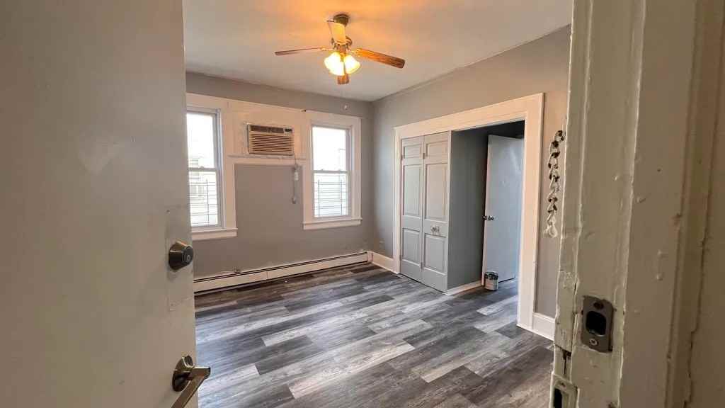 307 N 12th St #2R - Photo 4 of 16