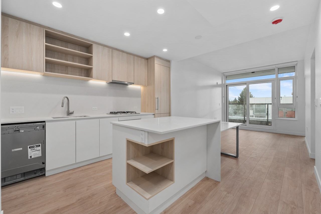 1981 Macdonald Street #40X - Photo 3 of 24