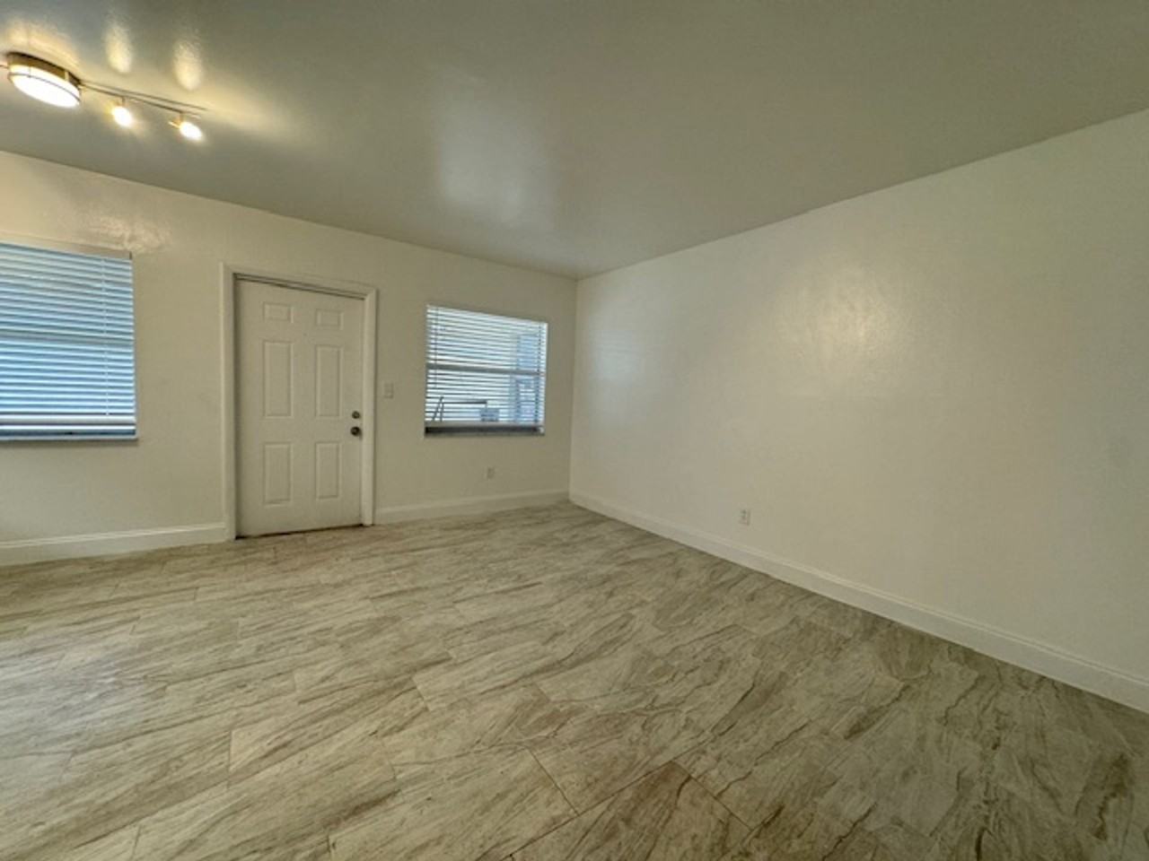 3730 SW 59 Ave Davie FL, FL 33314 - Photo 2 of 7