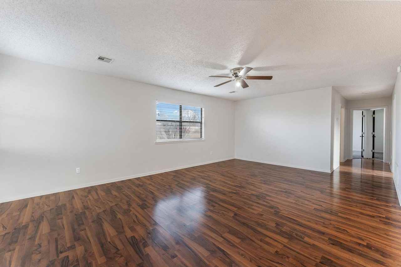 153 Hallack Ln - Photo 4 of 21