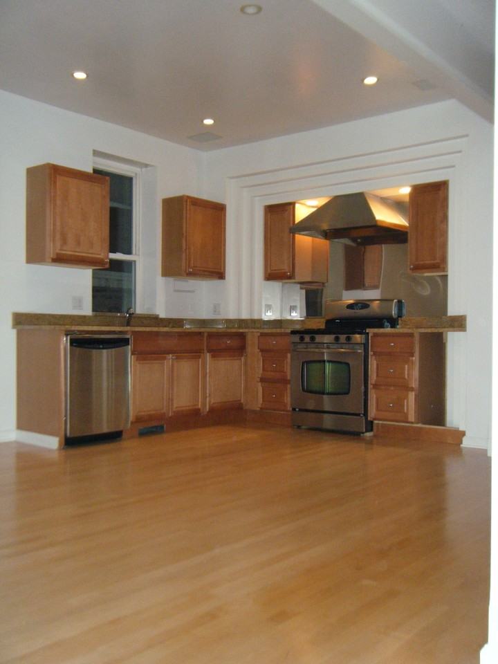 1728 N Hermitage Ave #1 - Photo 2 of 15