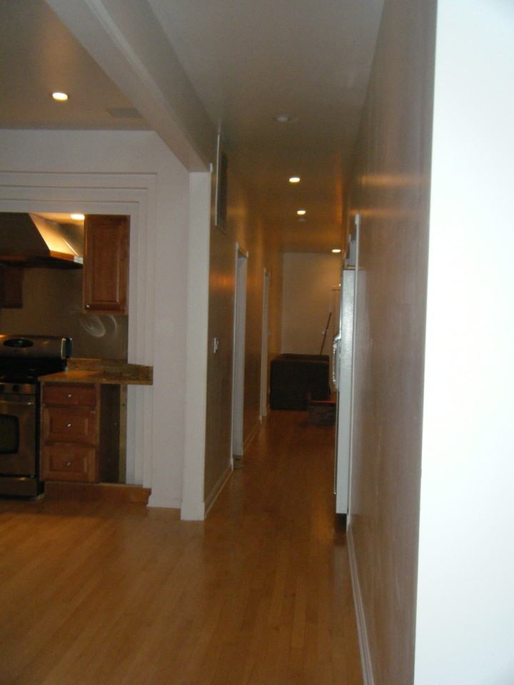 1728 N Hermitage Ave #1 - Photo 4 of 15