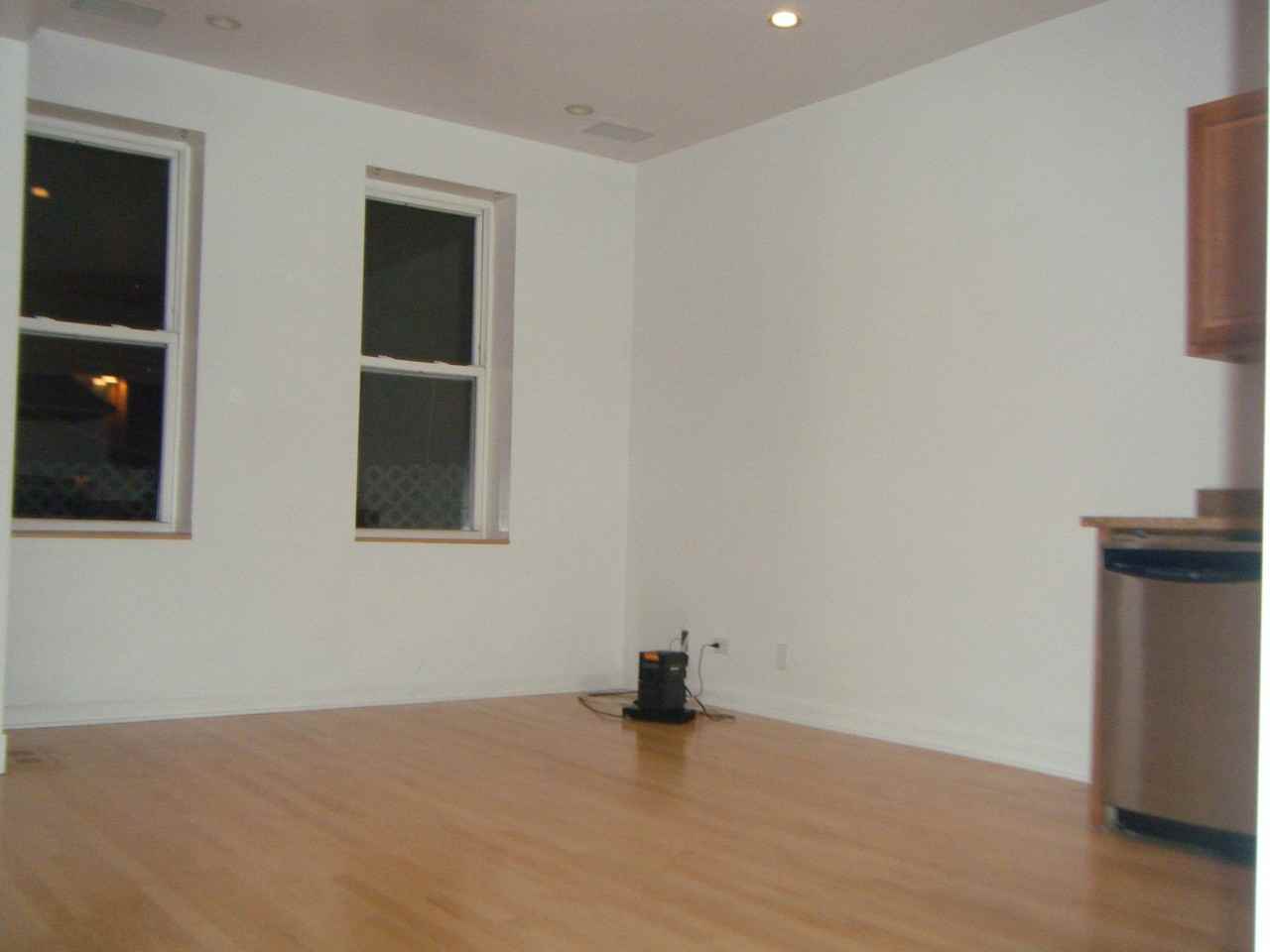 1728 N Hermitage Ave #1 - Photo 7 of 15