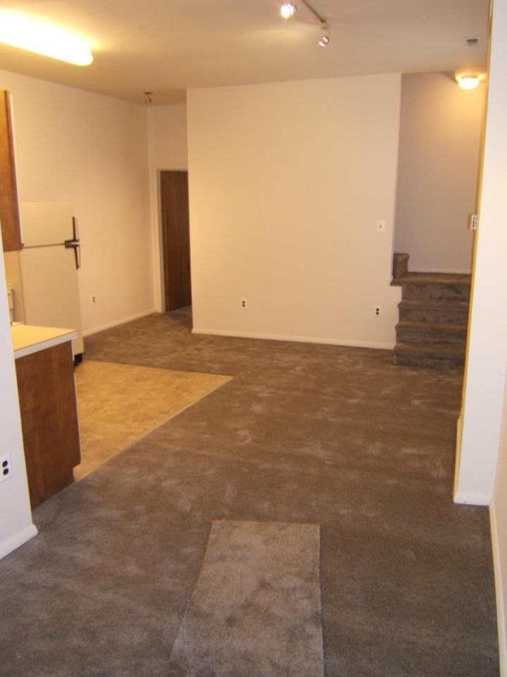 343 Queen St #1 - Photo 3 of 12