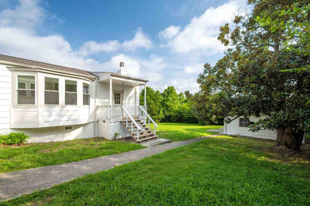 3611 Wimberly Ln - Photo 3 of 32