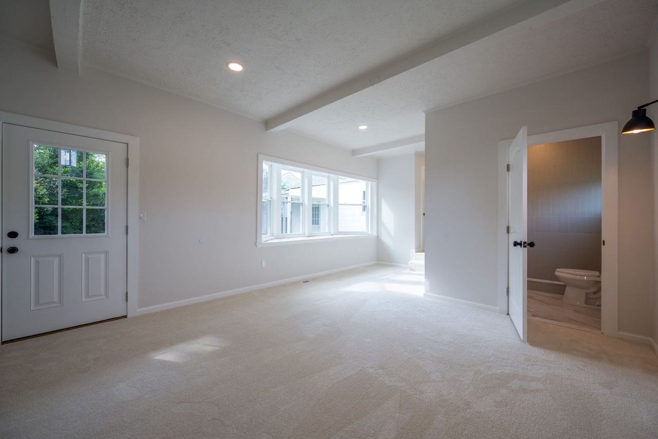 3611 Wimberly Ln - Photo 5 of 32