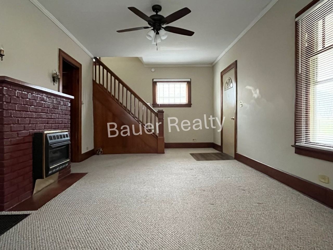 306 Quarry St - Photo 5 of 20