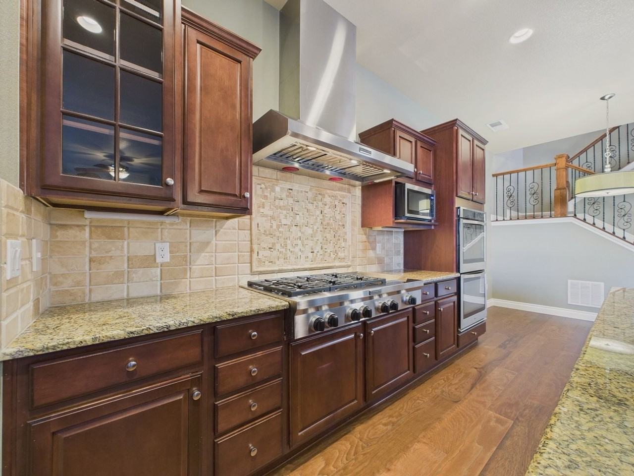 9228 Ridgegate Pkwy - Photo 2 of 33