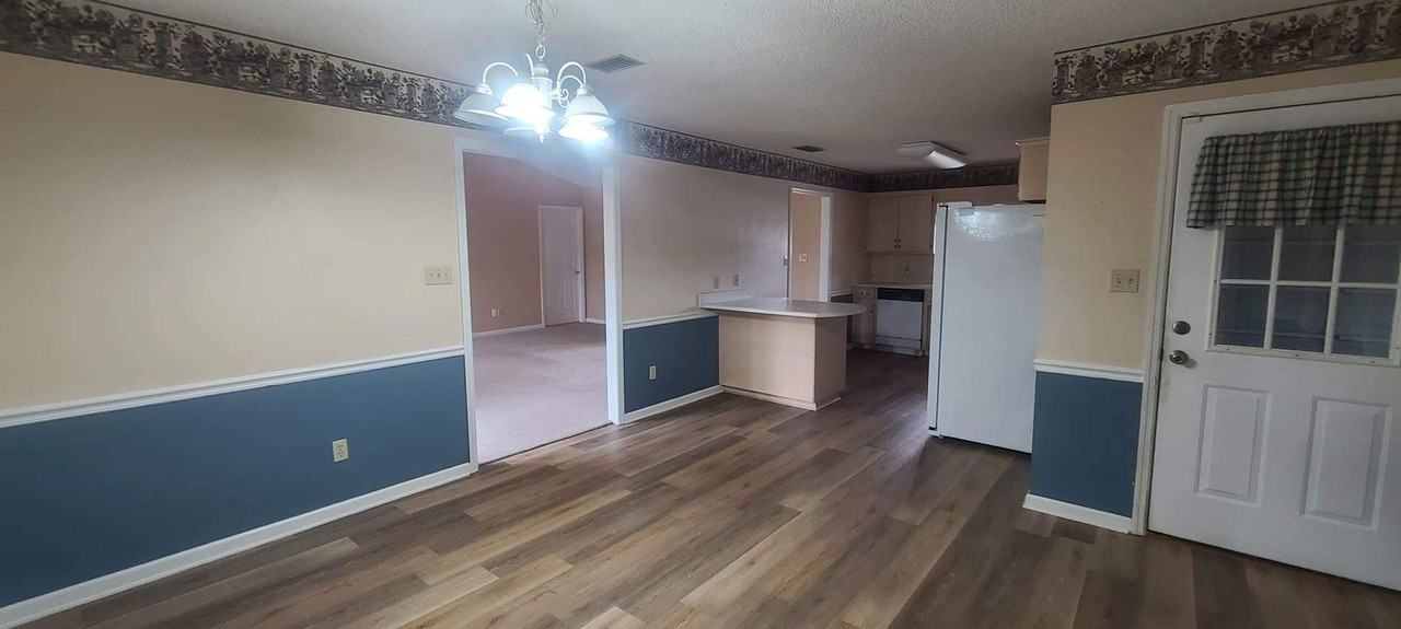 3835 Cross Creek Trl - Photo 3 of 24