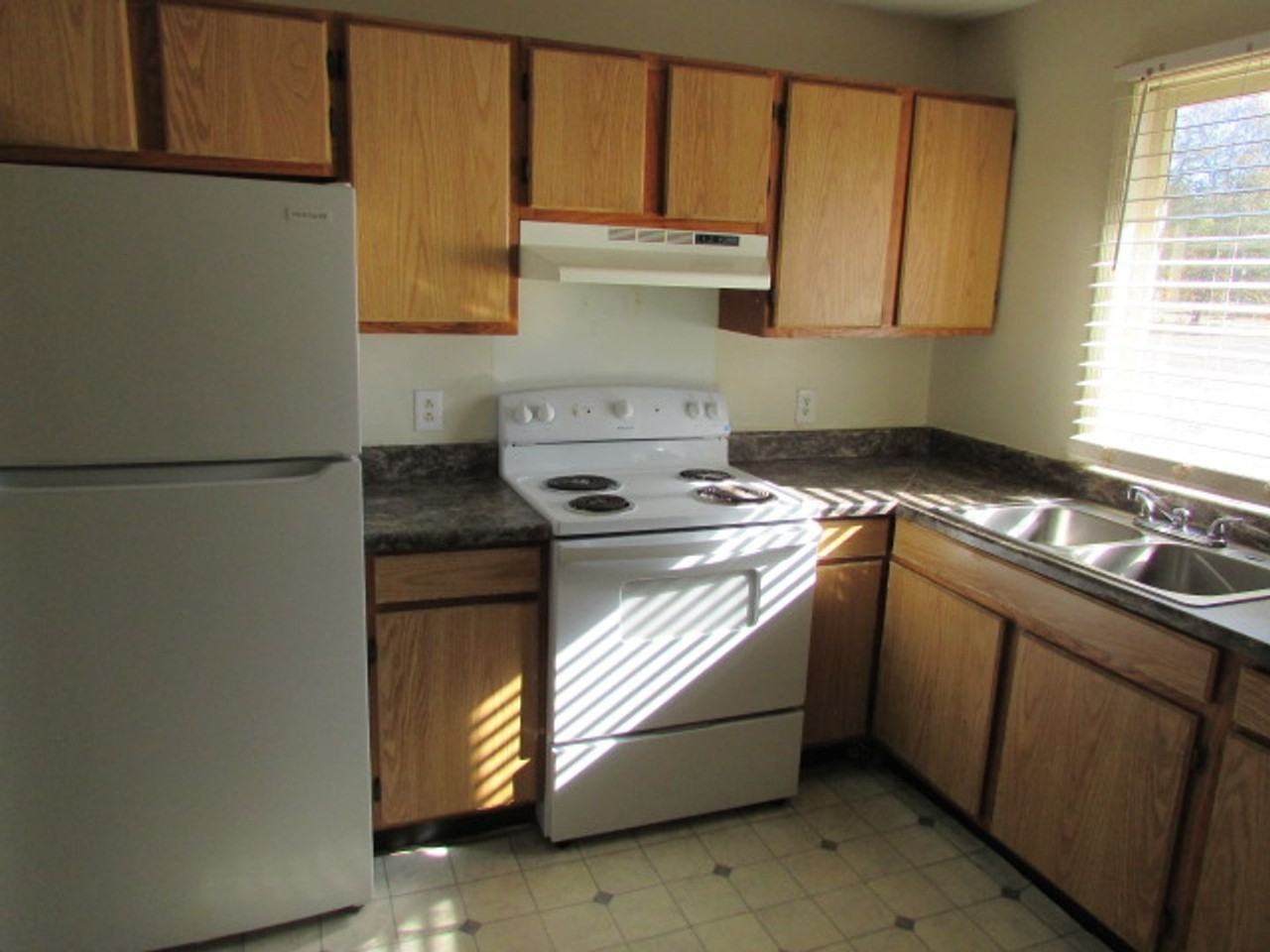 119 Dixie Dr - Photo 3 of 6