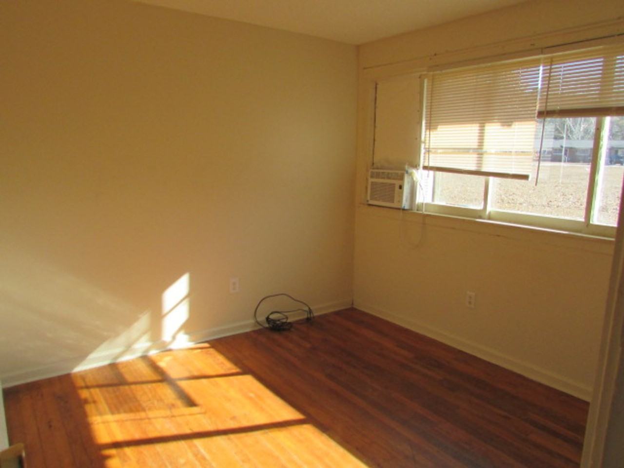 119 Dixie Dr - Photo 4 of 6