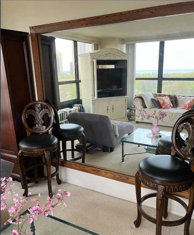 N Wells St & W Willow St - Photo 4 of 17