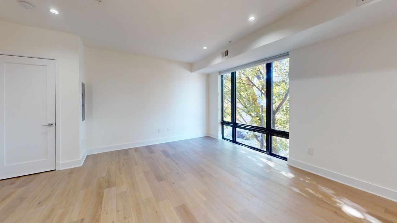 826 Upshur St Nw - Photo 4 of 14